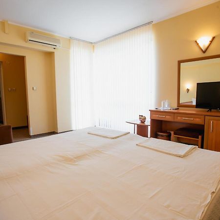 Hotel Dolphin Ravda Dış mekan fotoğraf