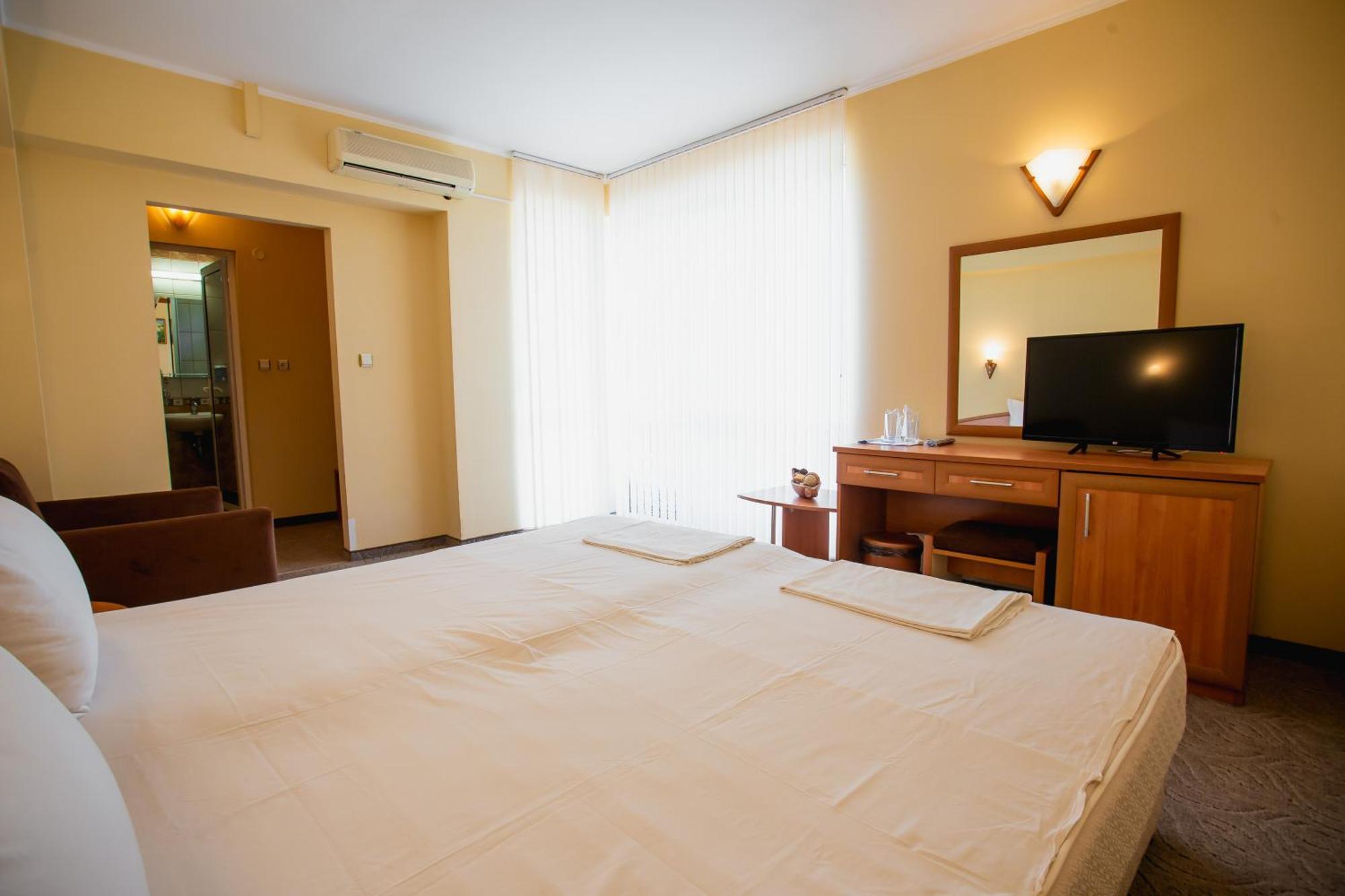 Hotel Dolphin Ravda Dış mekan fotoğraf